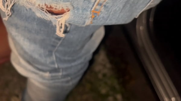 Image Coelhinha da para marido e para mais 2 amigos na rua sem camisinha