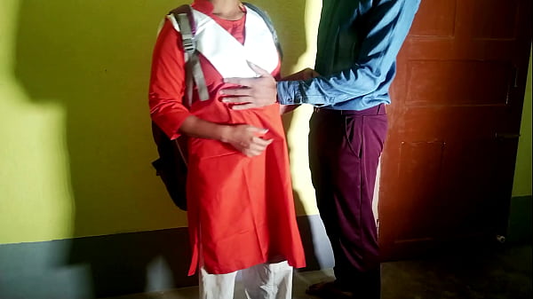 Image Exam paper Ke Liye Security guard Se Chud Gyi