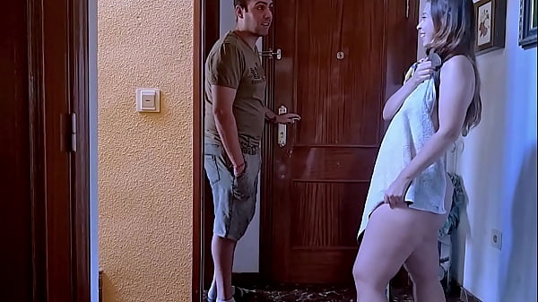 Image Ana Duro is one of the hottest amateurs on Xvideos, Vergosodotado is the pizza delivery man who will have his dick sucked and then fuck her in her husband's bed who is not home at the moment
