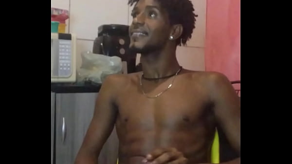 Image Botando o casado pra me chupar, enquanto o marido dele filma.