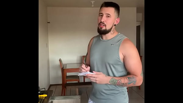 Image Patroa ati&ccedil_ou o Encanador at&eacute_ ele foder sua buceta e encher seu rosto de leite