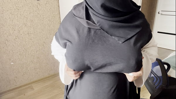 Image Muslim teen masturbates in hijab