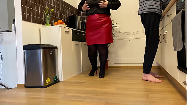 Image Fat sexy mother-in-law in pantyhose gets son-in-law's hot cum in the kitchen