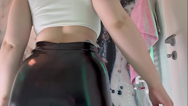 Image Blowjob in leather leggins. Big butt in latex