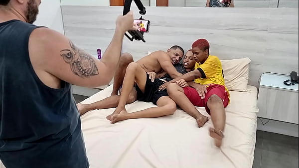 Image Bastidores do casal de lesbicas em transi&ccedil_&atilde_o na maior putaria com varios machos no motel Caricia em Madureira