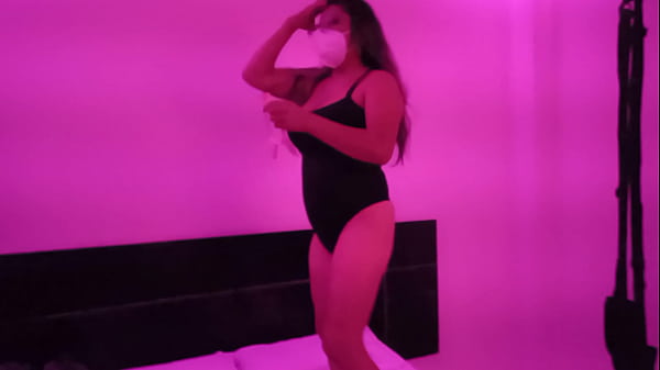 Image EXCLUSIVO !! MADRASTRA SEXY ACUDE A UN HOTEL Y GRABA UN VIDEO PORNO MUY EROTICO Y SENSUAL. MI MADRASTRA MADURA ESTA MUY HERMOSA Y ME DAN GANAS DE FOLLARLA. UN DIA DE ESTO LE OLVIDARE EL RESPETO QUE LA TENGO Y LA FOLLARE COMO MI ZORRA.