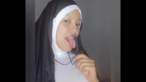 Image SOR RITA masturbates for you, with her great dildo until she drips around her pussy