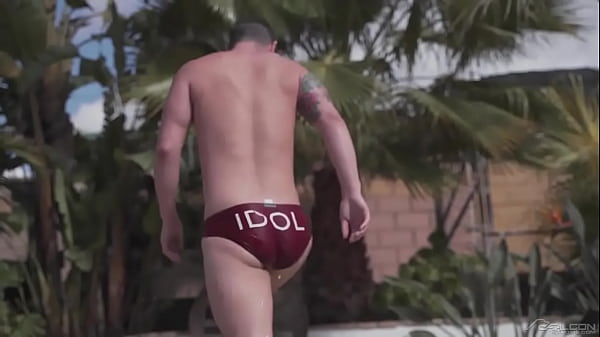Image Hot studs enjoys sweaty bareback pool day