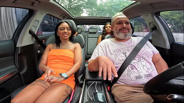 Image Ela acabou de entrar no mundo adulto e caiu dentro do carro da putaria - Millena Gomes