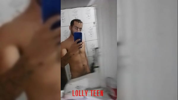 Image FUI TOMAR BANHO COM O BOY E APROVEITEI PRA FAZER UM BOQUETE GOSTOSO NELE