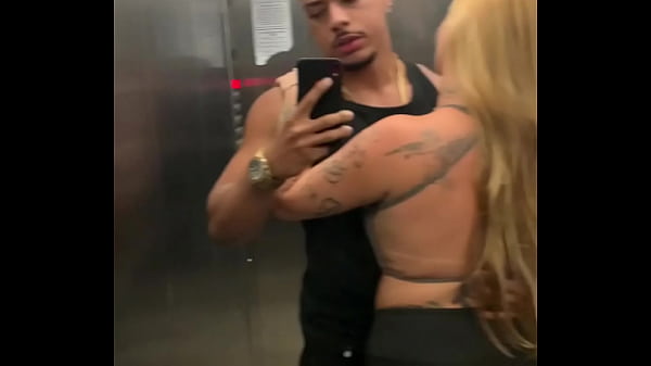 Image Vazou na net! Loira casada perde o telefone e v&iacute_deos &iacute_ntimos caem na net