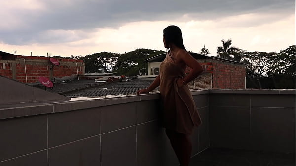 Image un dia frio y lluvioso hace que ella quiera el calor de mi verga