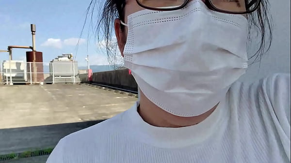 Image A frustrated married woman masturbates with her legs open and her breasts exposed in an outdoor parking lot：The full video is&rarr_https://www.xvideos.red/channels/aika-frau