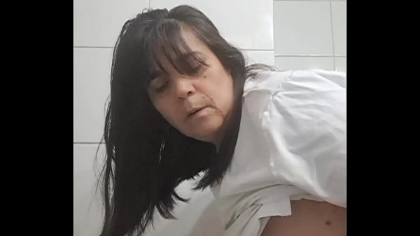 Image Mom fucked by surprise and creampie standby bathroom