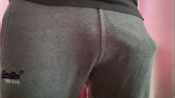 Image Mr Big Dick UK is back from the gym and feeling horny