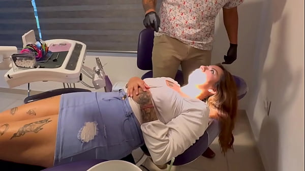 Image SEDUCIENDO AL DENTISTA