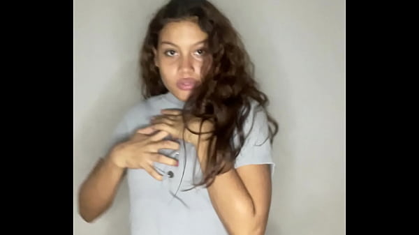 Image sexy 18 year old babe trying out her new clothes