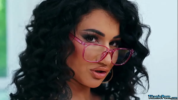 Image Arabelle Raphael In Glasses Blowbangs Black & White Cocks