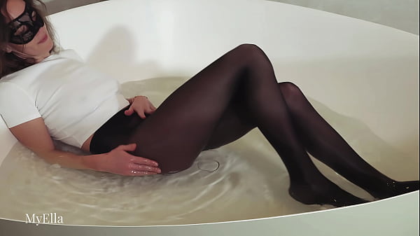 Image Pantyhose bathtub tease
