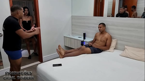 Image Bastidores da primeira vez no canal da safada Eva Perez levando muito no cu na pele e gozando de verdade