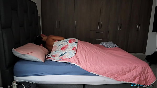 Image el gran culo de esta chica me hace follarla despues de una ducha