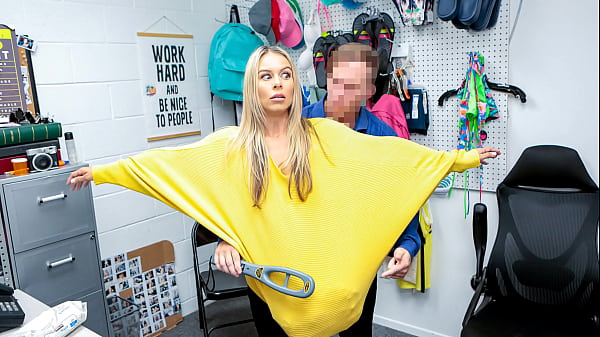 Image Shoplifter Teen Acts Like She's Pregnant - Shopliftersex