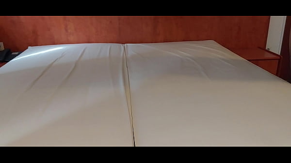 Image I fuck between the mattresses in the hotel