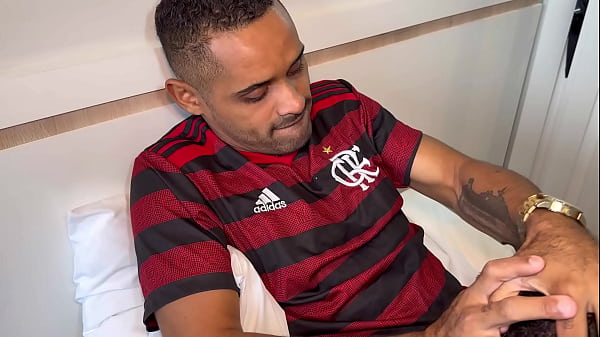 Image chorando no pau