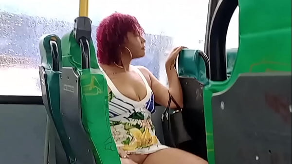 Image Me exibi dentro do &ocirc_nibus e o corno melou a cueca