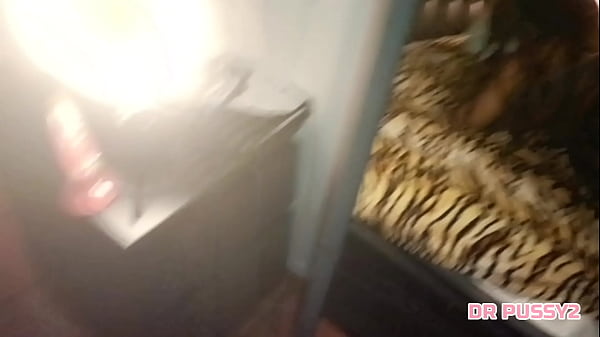 Image ANAL APERTADO E BUCETA CREMOSA  USADA A IMAGINAR SER FODIDA POR V&Aacute_RIOS HOMENS SEM CAMISINHA AT&Eacute_ ELE ME DEIXAR CHEIA DE LEITE A ESCORRER NA BUNDA GRANDE AFRICANA