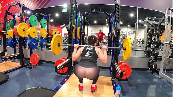 Image Barbell squats - insanely transparent leggings