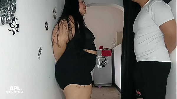Image Me follo a la puta de la esposa de mi hermanastro mientras el esta en su cuarto - Historia completa