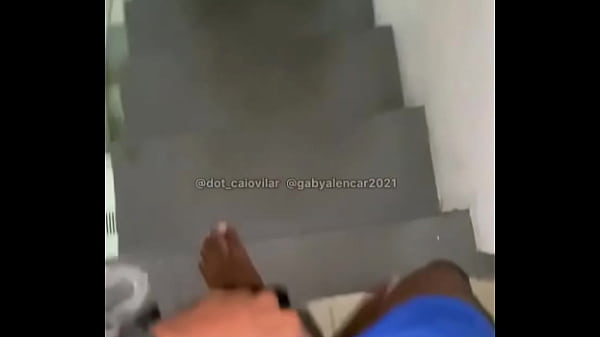 Image 25CM GROSS&Atilde_O o cara veio entregar &aacute_gua na minha casa e acabou me COMENDO com o Pauz&atilde_o Gigante dele