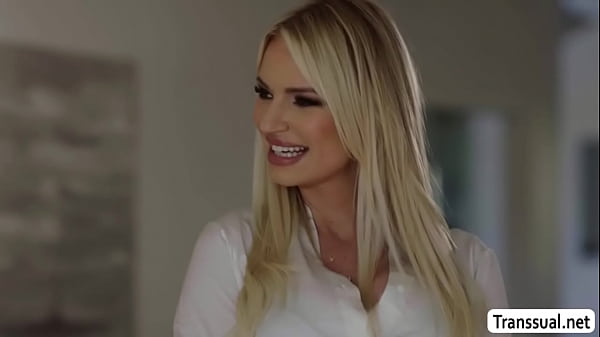 Image Real estate agent gets fucked by her TS customer