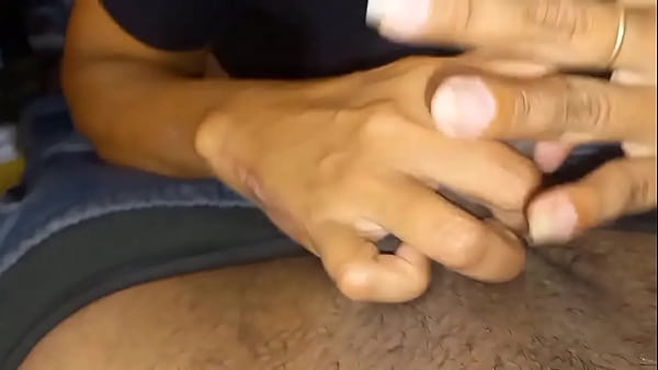 Image Joven cuando sale de estudiar va a casa de amigos