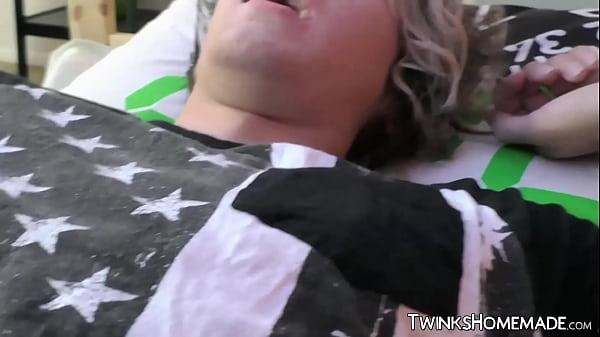 Image Twinks indulge in passionate bareback blowjob and creampie