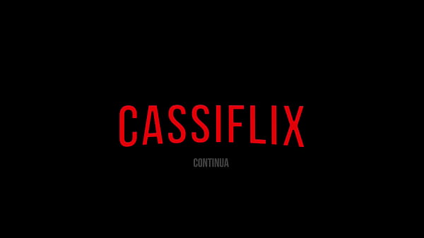 Image Cheia de tes&atilde_o me masturbando, e o boy n&atilde_o aguentou e me fodeu gostoso at&eacute_ encher minha boca de porra. Assista completo no cassiflix