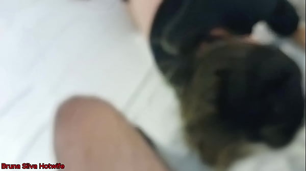 Image Esposa gostosa recebe f&atilde_ chupa seu pau e fode de quatro e goza muito (completo com mais de 2 horas no sheer.com/brunasilvahotwife) - Com legenda em ingl&ecirc_s