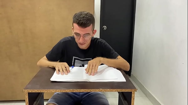 Image SEDUZCO A MI PROFESOR POR UNA BUENA NOTA PERO EL ME DA MUY DURO Y ME DUELE MUCHO MI CO&Ntilde_O PEQUE&Ntilde_O