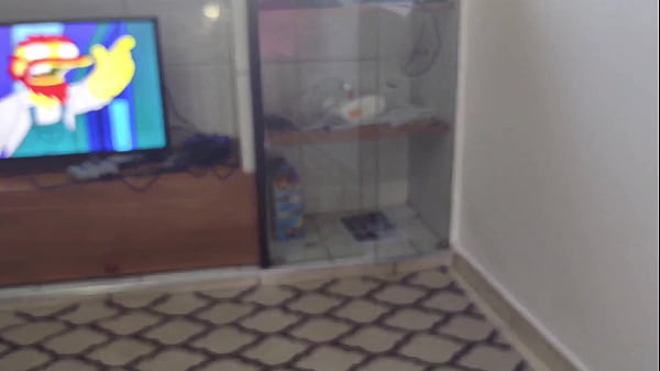 Image Casada conversa com marido enquanto chupa pau do amante