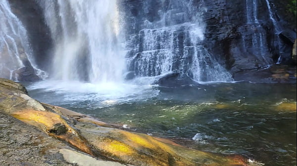 Image Sexo na cachoeira do V&eacute_u das Noivas