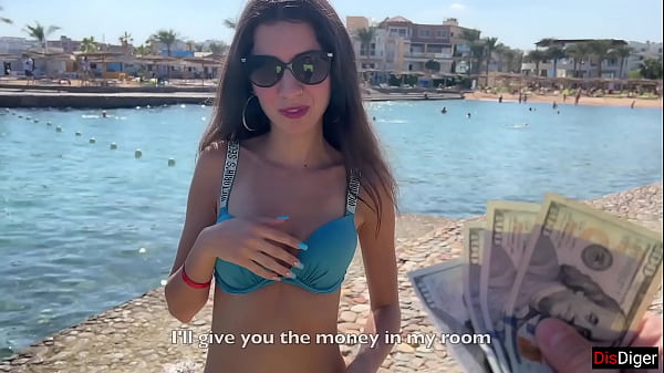 Image Slut agreed to walk with cum on her face for money in a hotel full of people - Cumwalk