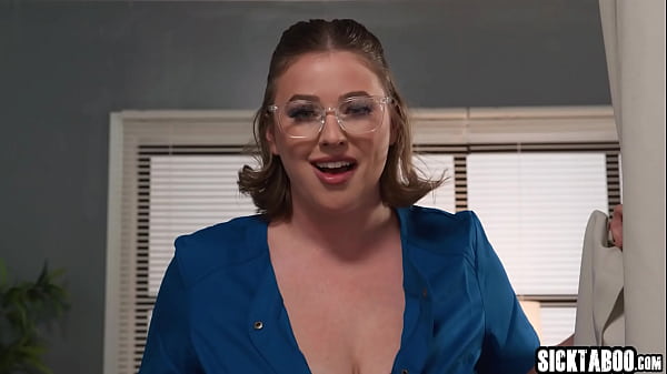 Image MILF Riley Nixon gives a sponge bath and perfect blowjob to big cock tranny