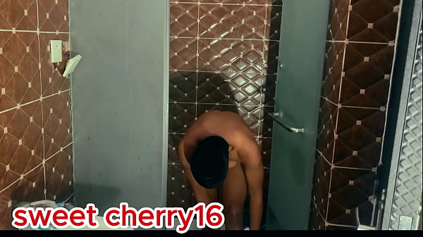 Image lonely african girl does some pussy warming