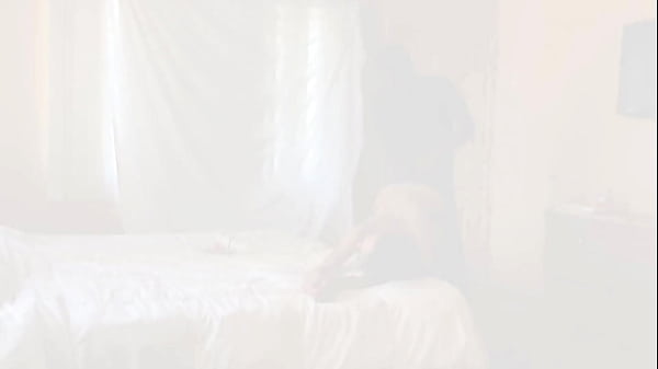 Image Peeping Tom catches Honeydip731 playing with her pussy!