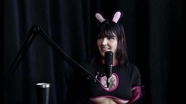 Image Depois que iniciou no porn&ocirc_ escolheu seu nome art&iacute_stico, n&atilde_o sentiu dificuldade e nunca teve rela&ccedil_&atilde_o boa com o pai - Yummi Paradise (SHEER/RED)