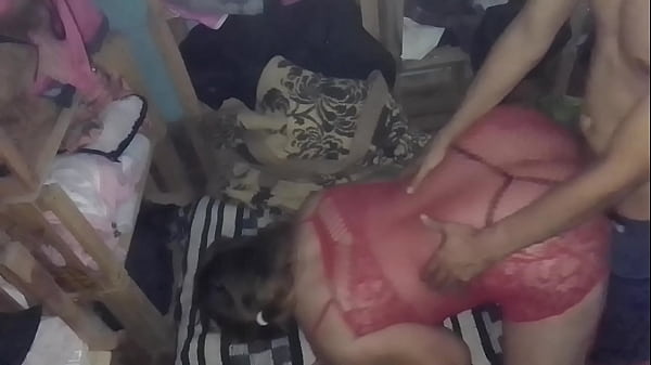 Image tengo sexo con rubia con lenceria roja y tanga negra de perrito