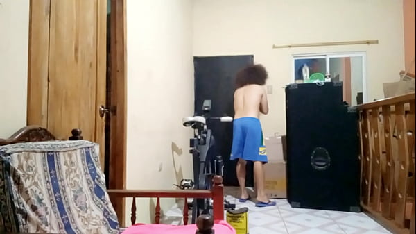 Image LA FIESTA DE DISFRACES SE TORNA FANTASTICA DESPUES DE QUE LA MADRASTRA SE PONE DE ACUERDO CON EL HIJASTRO PARA TENER SEXO EN LA SALA DE LA CASA. NO SATISFECHOS CON ESO, VAN A FOLLAR DE PIE EN EL BA&Ntilde_O. PORNO REAL CASERO GRATIS