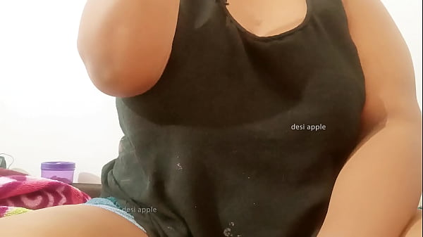 Image Srilankan lady showing natural boobs