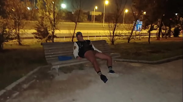 Image I JERK OFF AND CUM IN A PARK IN MADRID!!!!